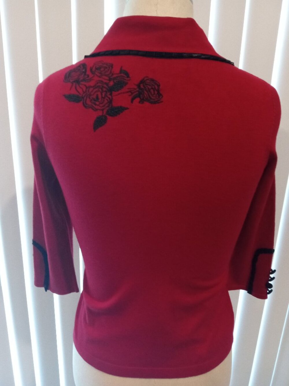 Wheels and Dollbaby Dita Von Teese Red Cardigan BOX INCLUDED - Picture 2 of 7